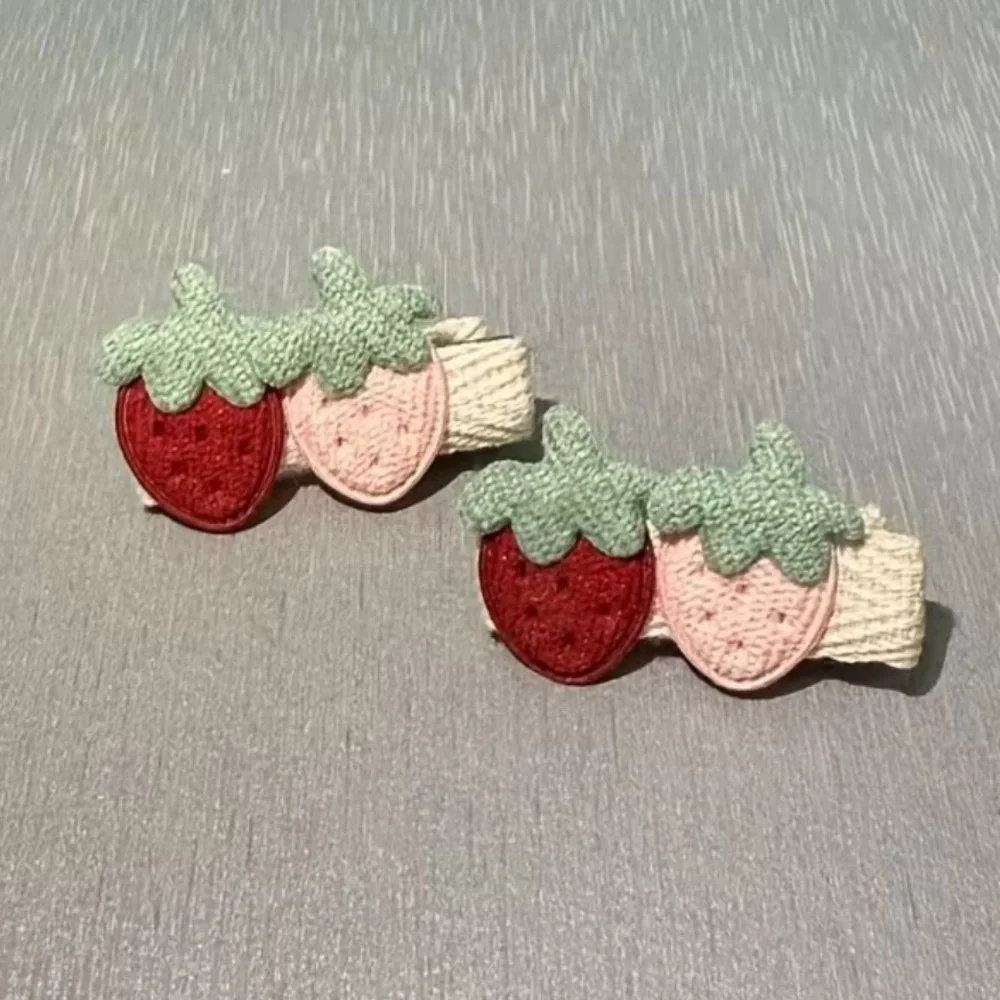 🆕Adorable Strawberry Crochet Knit Hair Clips Barrettes Kids / Baby- Red and Pink
